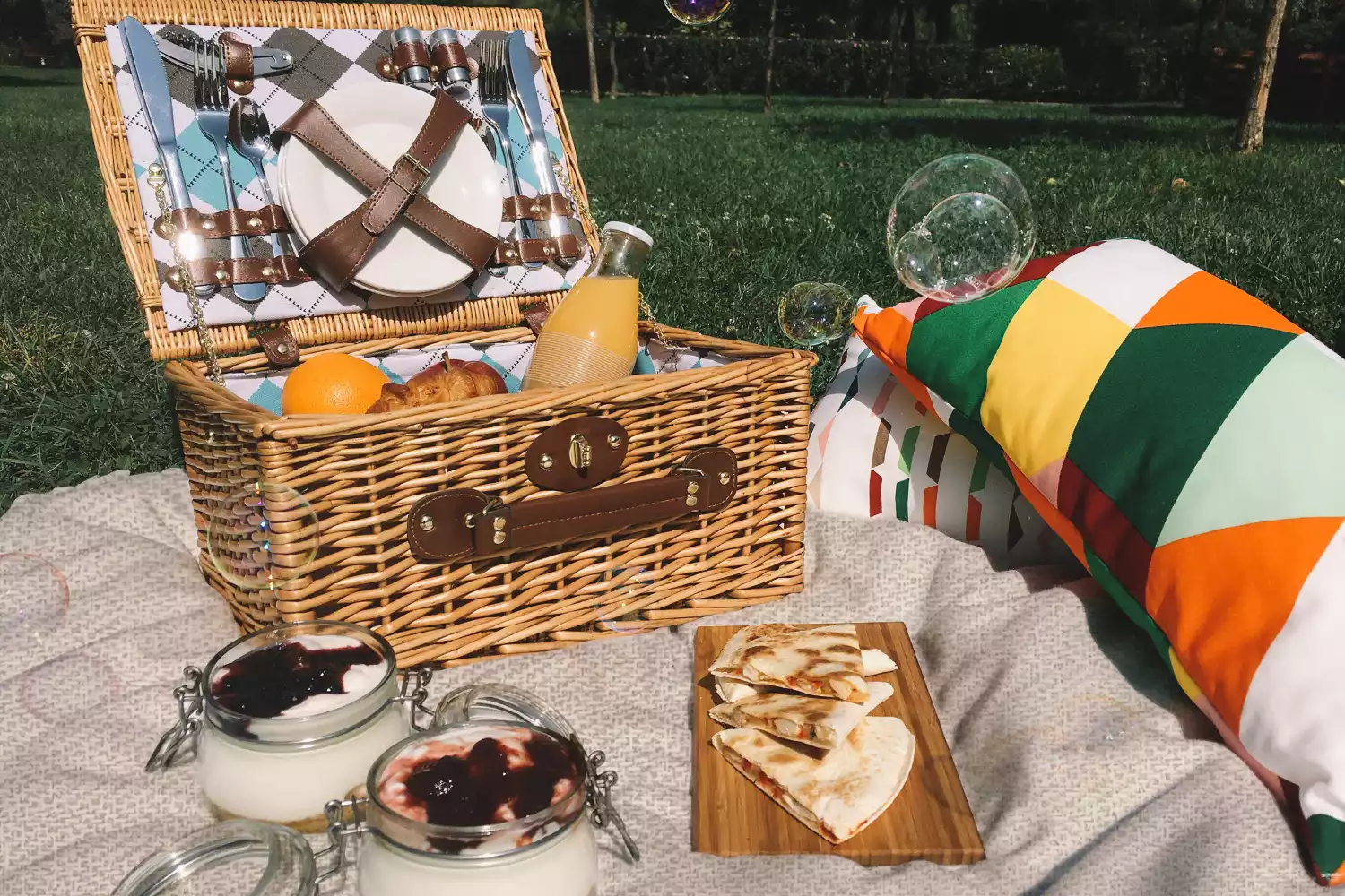 trendy picnic blankets